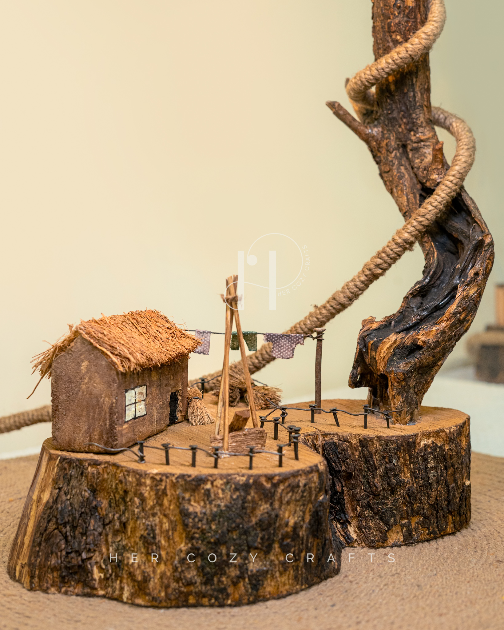 Cottage Line Lamp - Driftwood table lamp with tiny clothesline and hut - Image 2