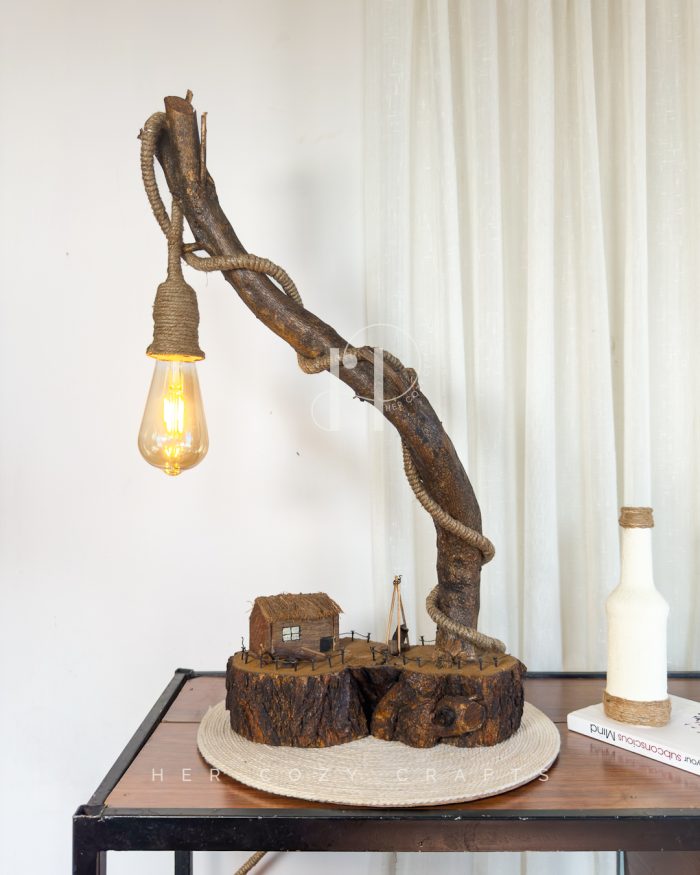 Ridge Lean Lamp - Curved height above farm style base